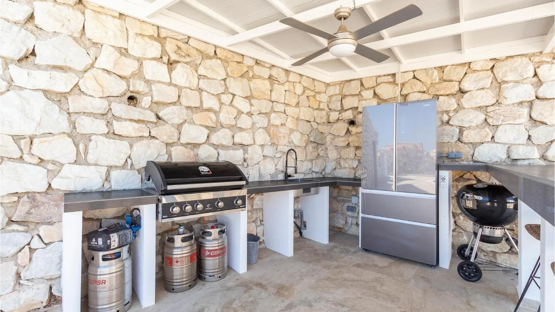 7 Bedroom Beautiful Home In Las Lagunas De Mijas فوينخيرولا 0*,