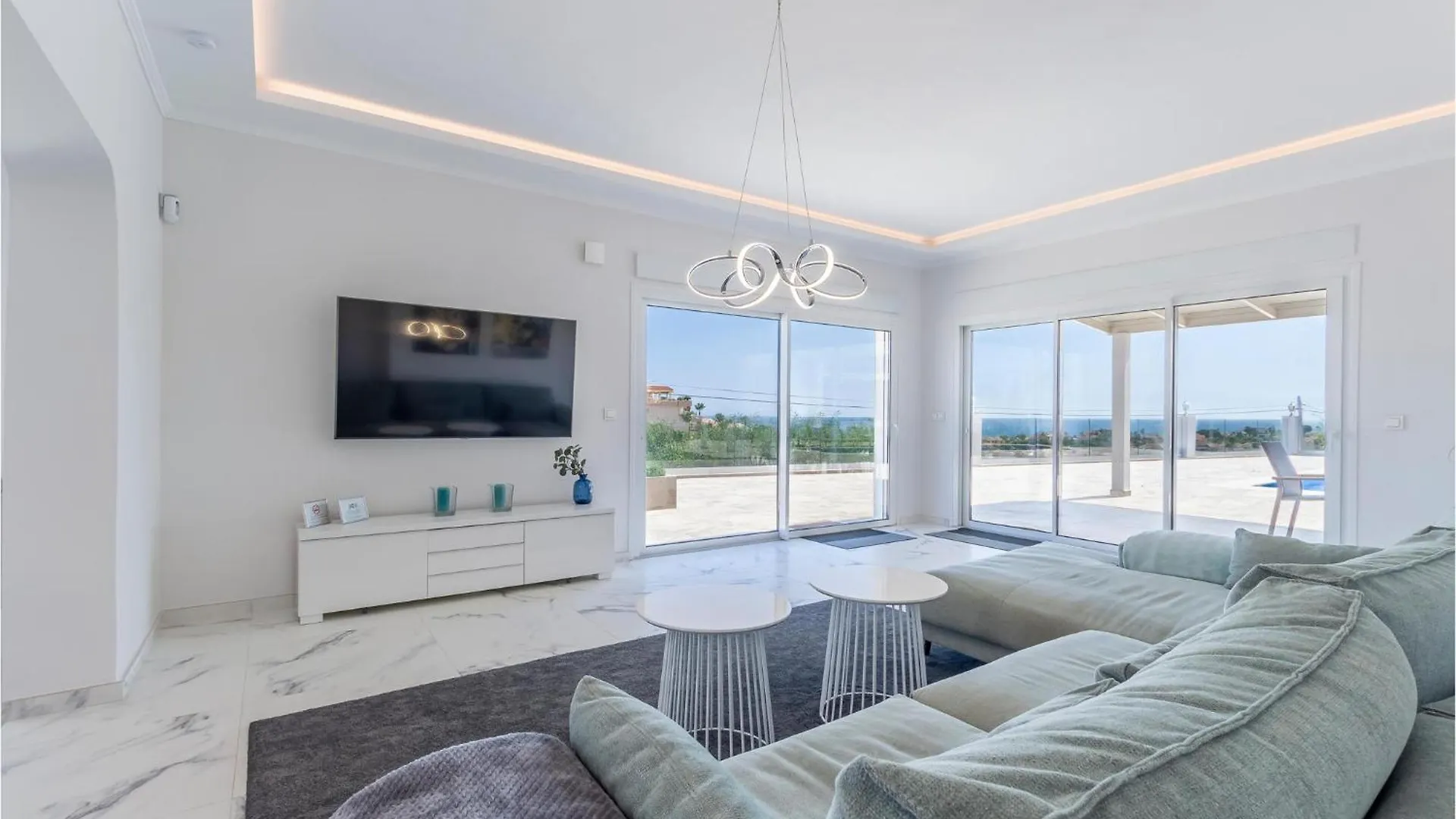 7 Bedroom Beautiful Home In Las Lagunas De Mijas Fuengirola Espagne