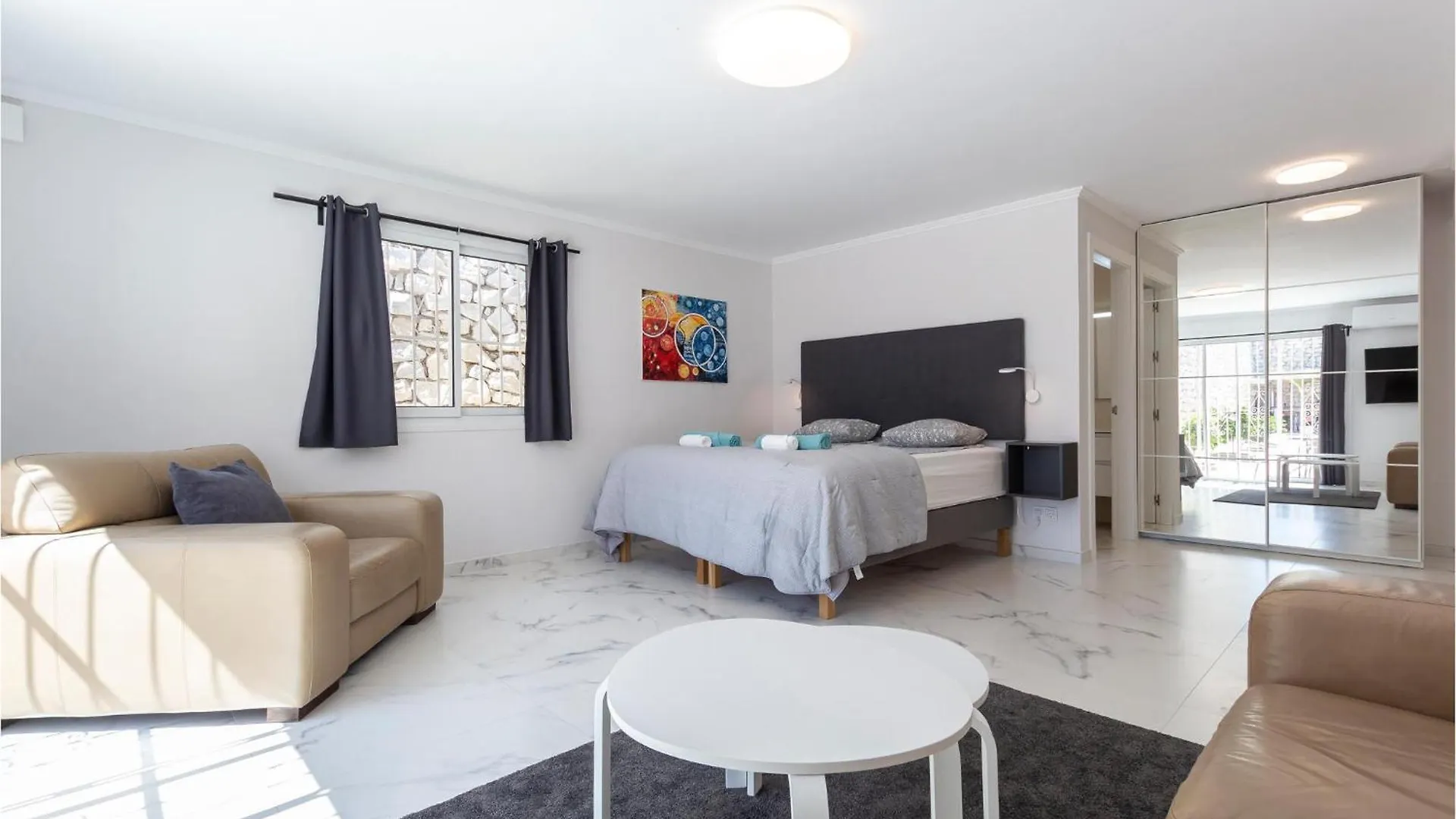 7 Bedroom Beautiful Home In Las Lagunas De Mijas فوينخيرولا 0*,