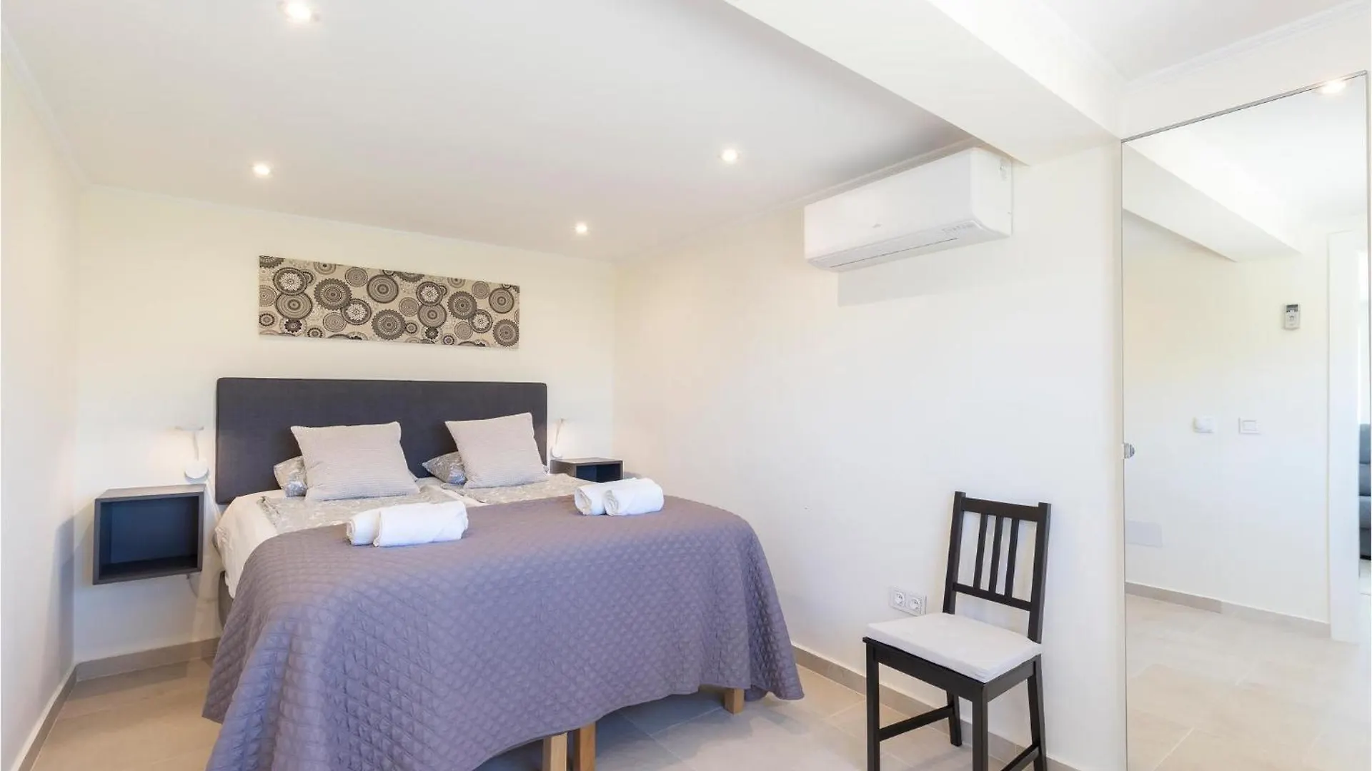 7 Bedroom Beautiful Home In Las Lagunas De Mijas فوينخيرولا بيت للعطل