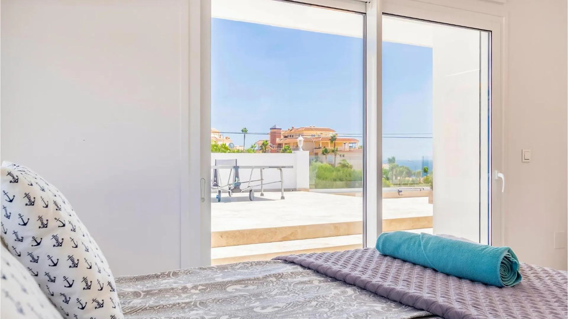 7 Bedroom Beautiful Home In Las Lagunas De Mijas فوينخيرولا